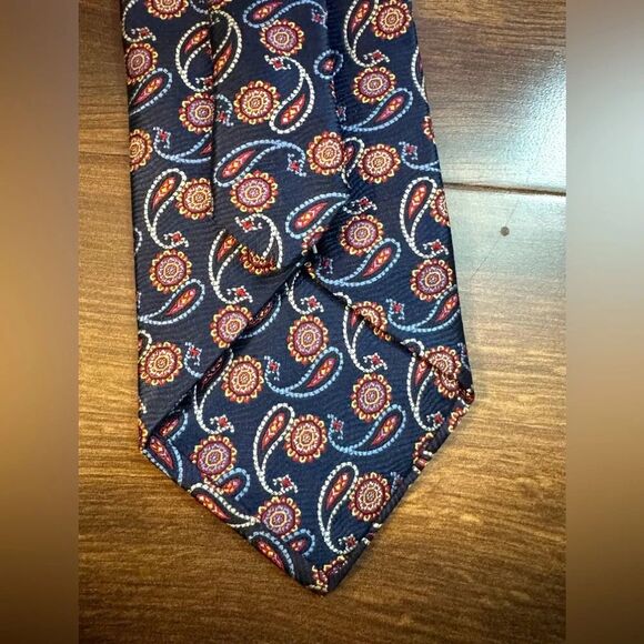 JOS A. BANK Silk Navy Paisley Design Tie Made In Italy - Picture 6 of 10